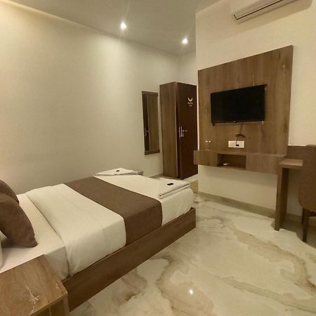 Mig Suites Mumbai Exterior photo