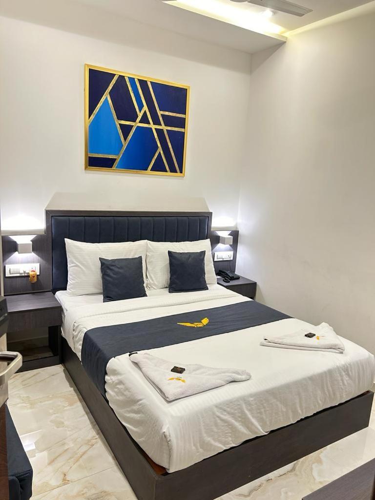 Mig Suites Mumbai Exterior photo