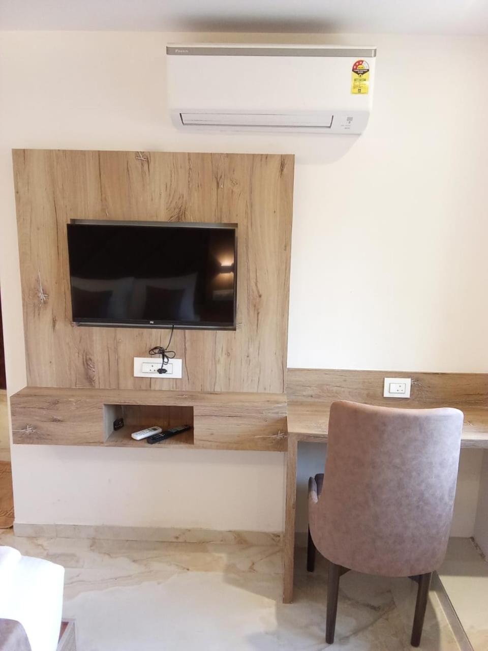 Mig Suites Mumbai Exterior photo
