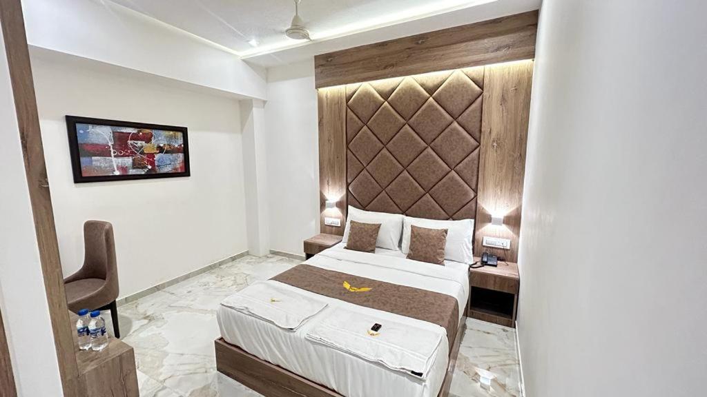Mig Suites Mumbai Exterior photo