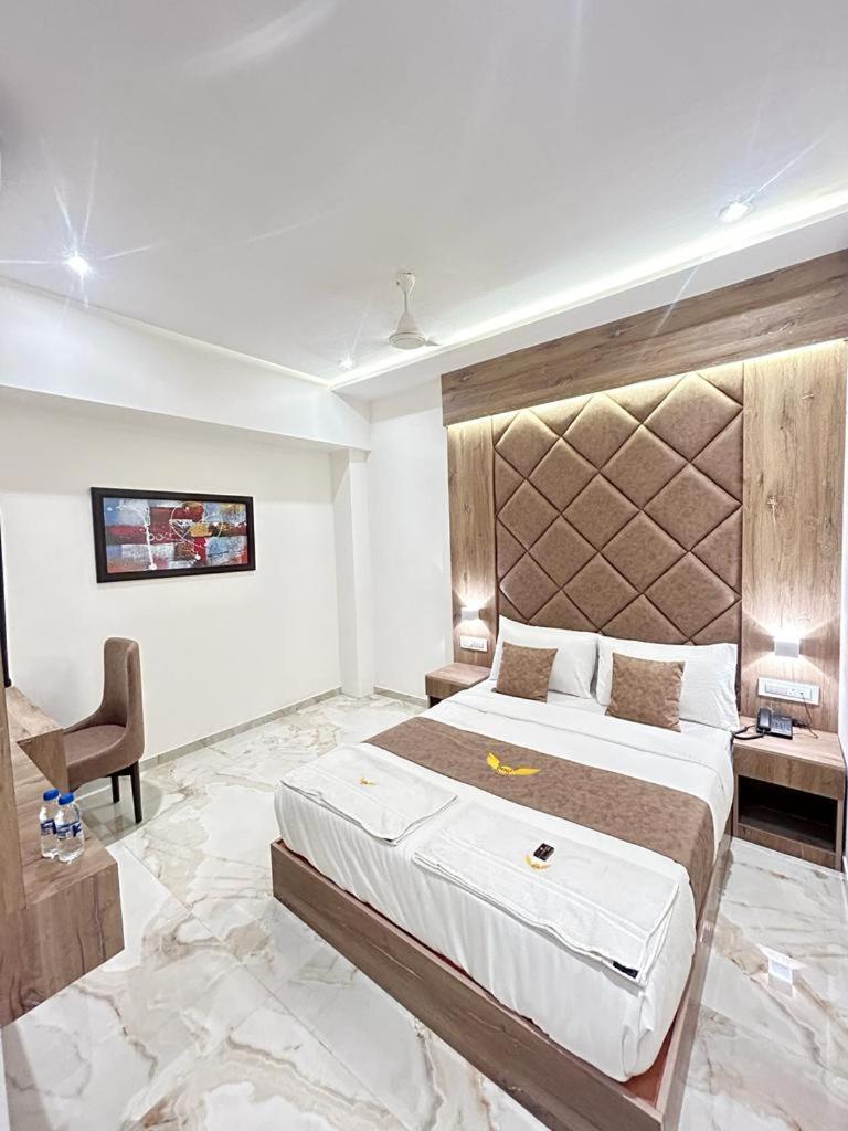 Mig Suites Mumbai Exterior photo