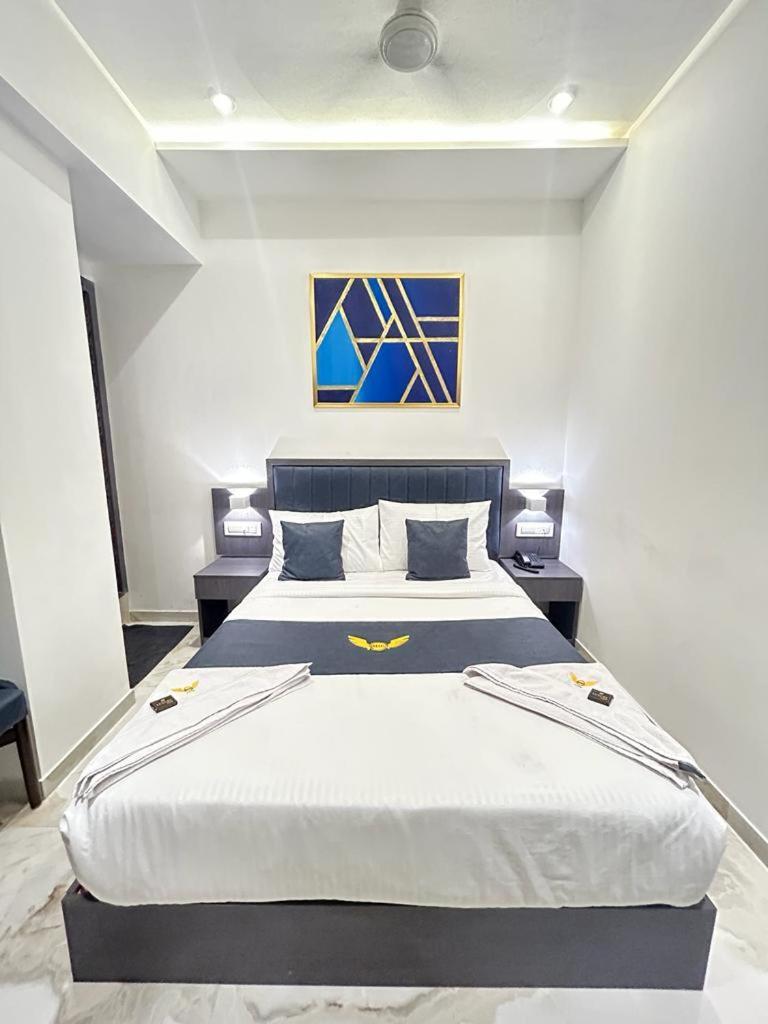 Mig Suites Mumbai Exterior photo